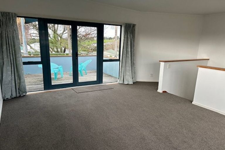 Photo of property in 11b Old Lake Road, Narrow Neck, Auckland, 0624