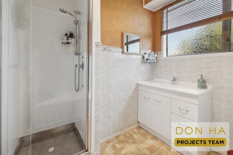 Photo of property in 10 Purata Place, Mangere Bridge, Auckland, 2022