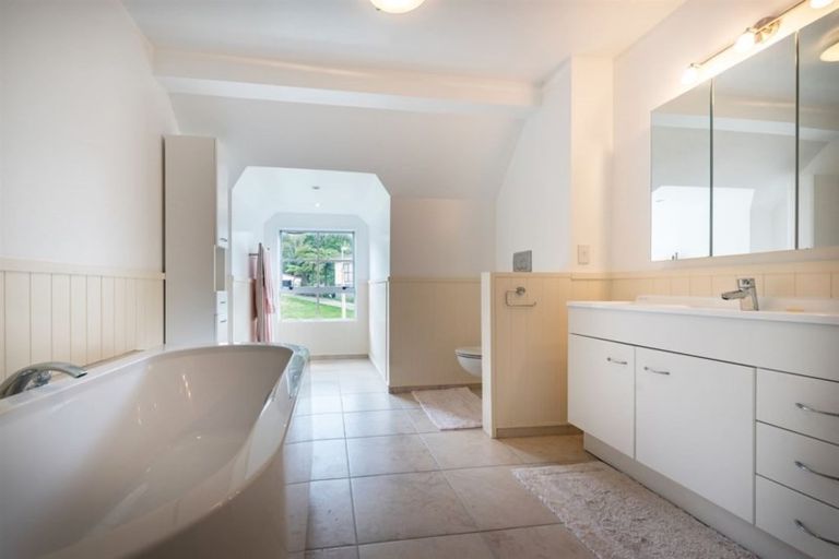 Photo of property in 95-97 Percy Dyett Drive, Karori, Wellington, 6012