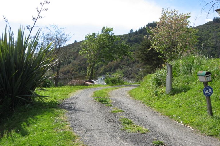 Photo of property in 27 Hampden Street, Picton, 7220