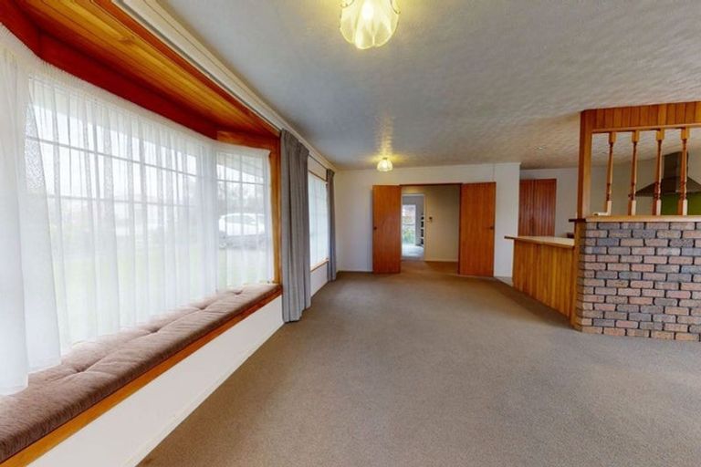 Photo of property in 142 Mazengarb Road, Paraparaumu, 5032