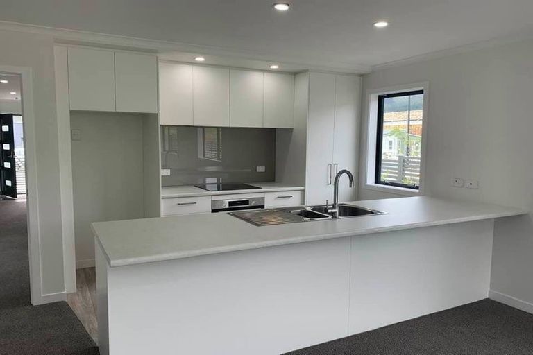 Photo of property in 32 Karearea Avenue, Kenepuru, Porirua, 5022