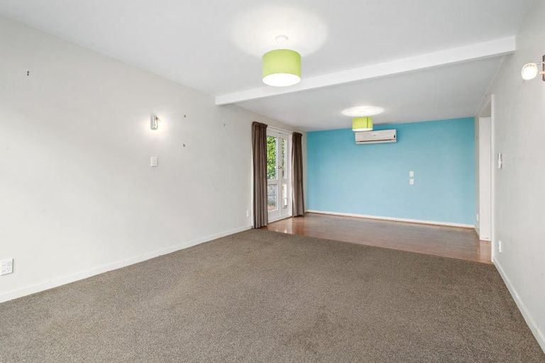 Photo of property in 28 Hollies Crescent, Johnsonville, Wellington, 6037