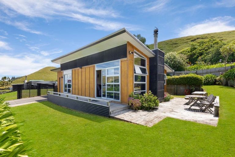 Photo of property in 97 Mowhanau Drive, Kai Iwi, Whanganui, 4574