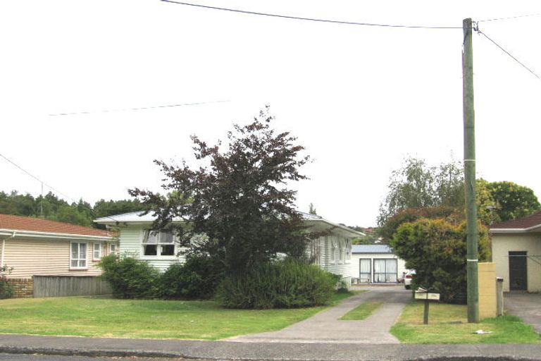 Photo of property in 28 Hillcrest Avenue, Hillcrest, Auckland, 0627