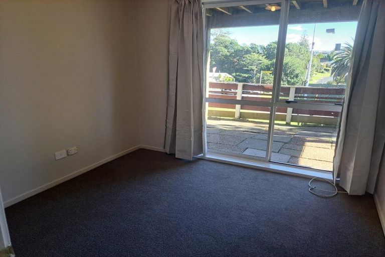 Photo of property in 100 Barrys Road, Glendene, Auckland, 0602