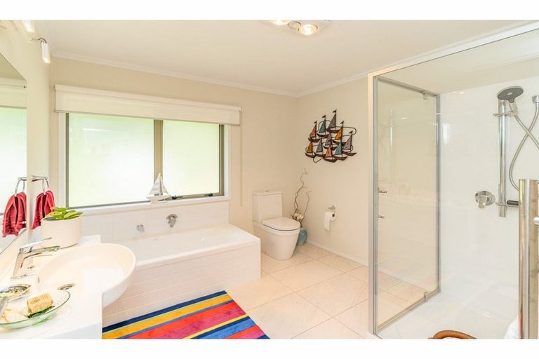 Photo of property in 20 Access Heights, Kerikeri, 0230