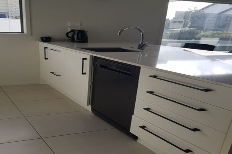 Photo of property in 14 Buller Street, New Plymouth, 4310