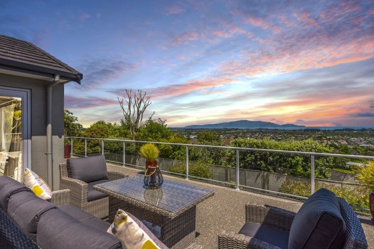 Photo of property in 27a Kotare Street, Waikanae, 5036