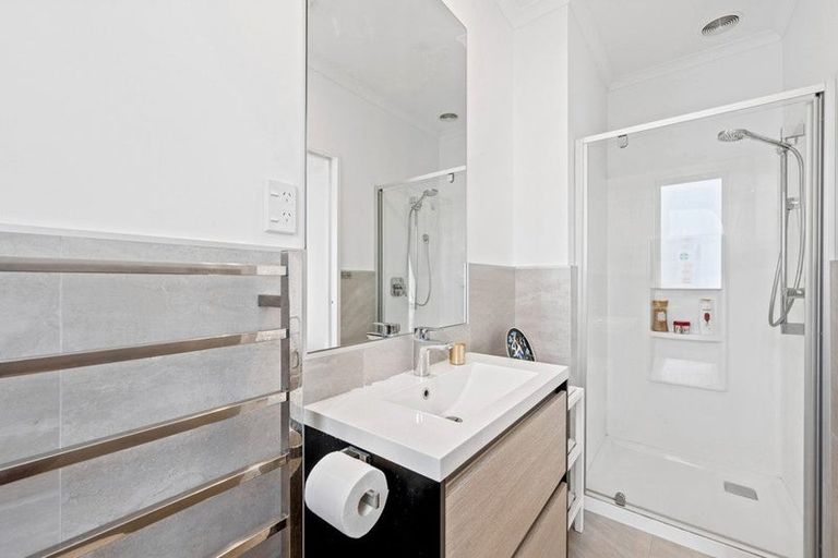 Photo of property in 53 Glidepath Road, Hobsonville, Auckland, 0616