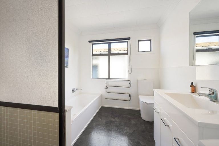 Photo of property in 27 Candu Lane, Kinloch, Taupo, 3377