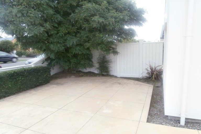 Photo of property in 150 Avonhead Road, Avonhead, Christchurch, 8042