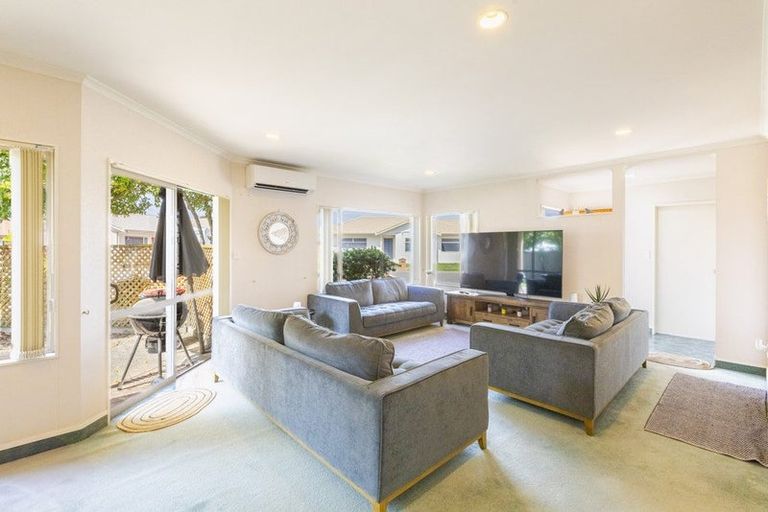 Photo of property in 6 Ellerslie Place, Taradale, Napier, 4112