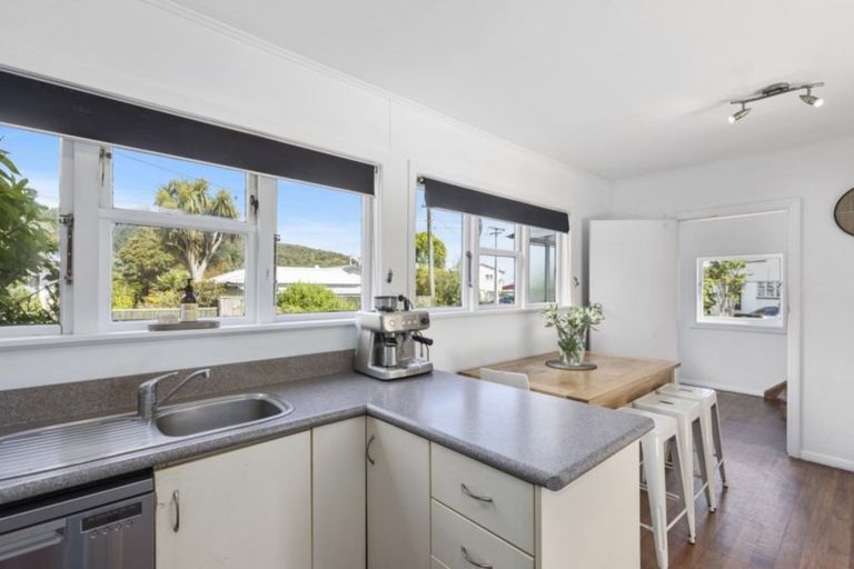 Photo of property in 28 Eldon Grove, Taita, Lower Hutt, 5019