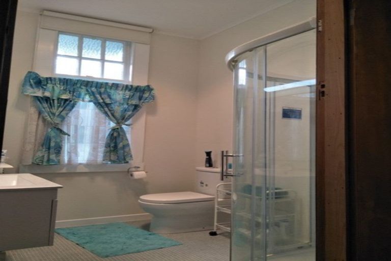 Photo of property in 2/22 Kiteroa Terrace, Rothesay Bay, Auckland, 0630