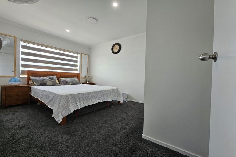 Photo of property in 40 Whareatua Avenue, Takanini, 2112