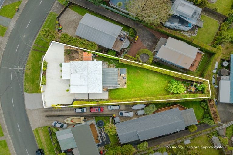 Photo of property in 1410 Whangaparaoa Road, Army Bay, Whangaparaoa, 0930