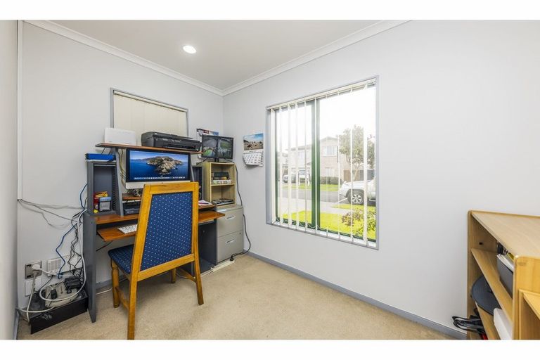 Photo of property in 38 Maypark Crescent, Flat Bush, Auckland, 2016