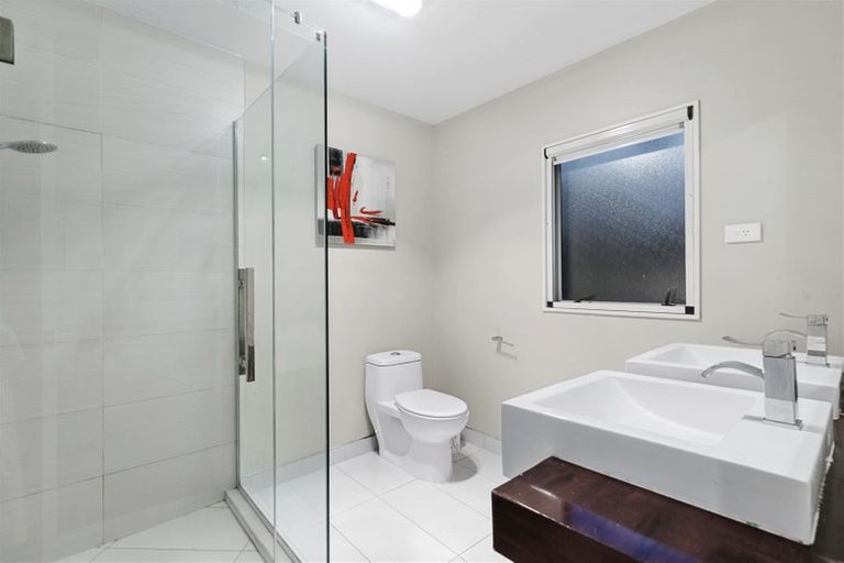 Photo of property in 684a Beach Road, Browns Bay, Auckland, 0630