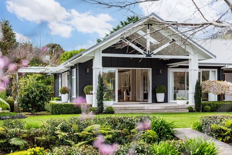 Photo of property in 35b Awanui Drive, Waikanae, 5036