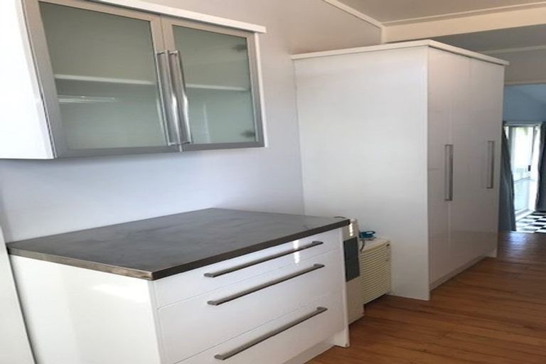 Photo of property in 9 John Gill Road, Cockle Bay, Auckland, 2014