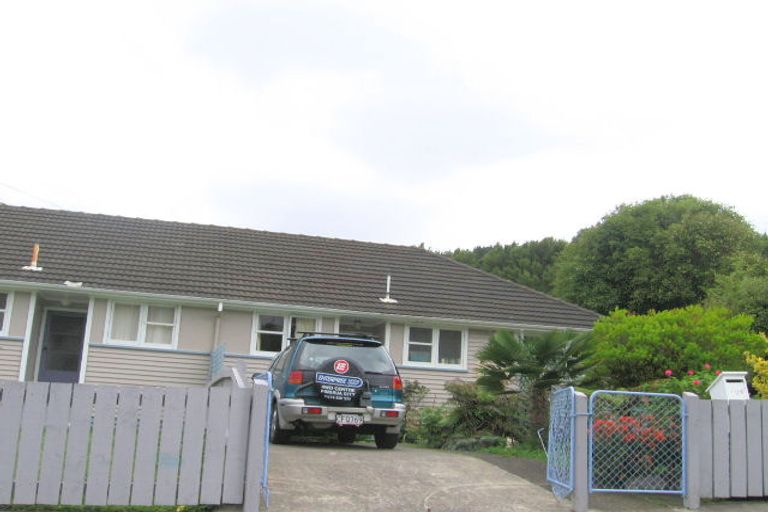 Photo of property in 104 Tremewan Street, Tawa, Wellington, 5028