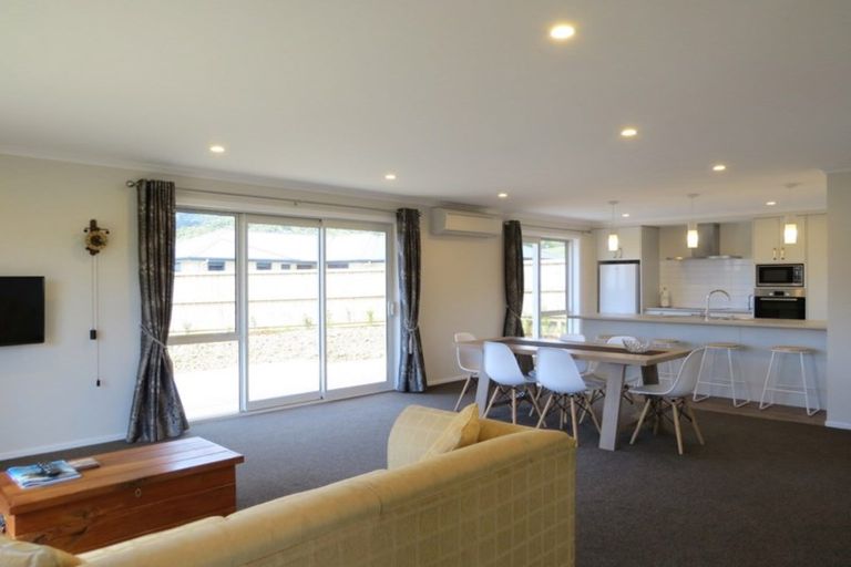 Photo of property in 64 Golden Shore Place, Coromandel, 3506