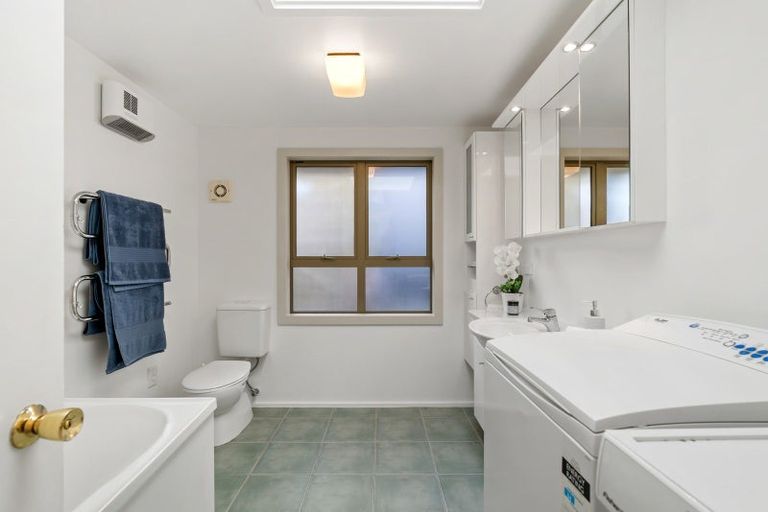 Photo of property in 7 Woodford Way, Crofton Downs, Wellington, 6035