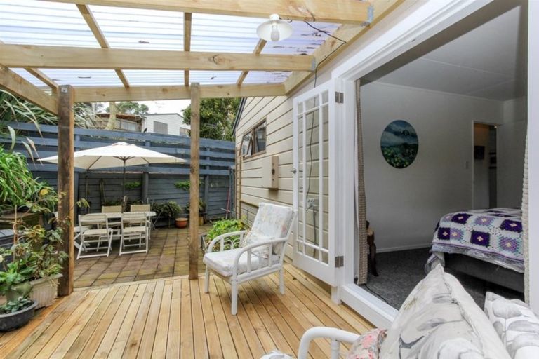 Photo of property in 121 Poplar Grove, Whalers Gate, New Plymouth, 4310