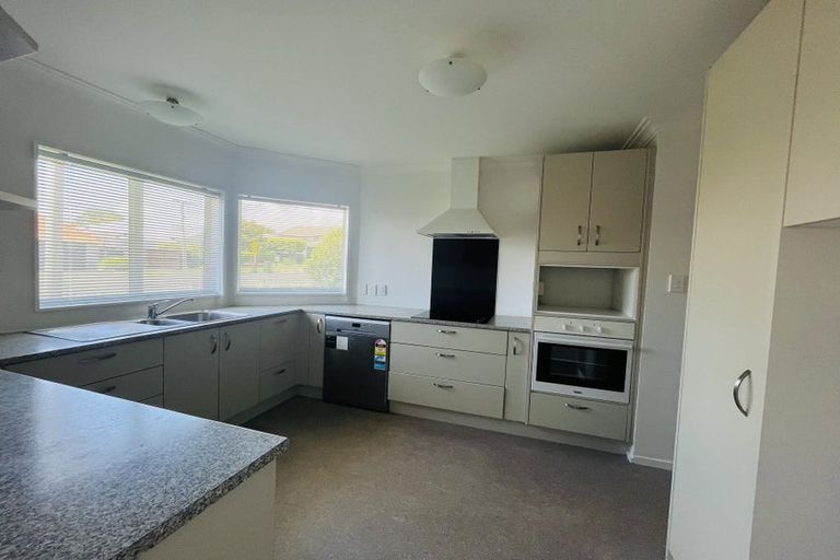 Photo of property in 1/5 Fenwick Avenue, Milford, Auckland, 0620