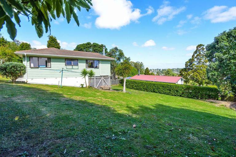 Photo of property in 10 Glenbervie Crescent, Massey, Auckland, 0614