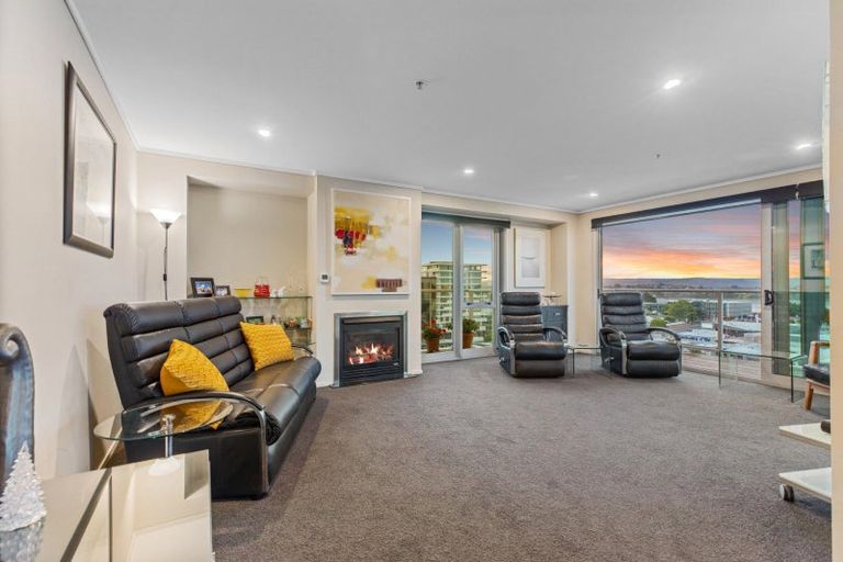 Photo of property in 15/72a Devonport Road, Tauranga, 3110