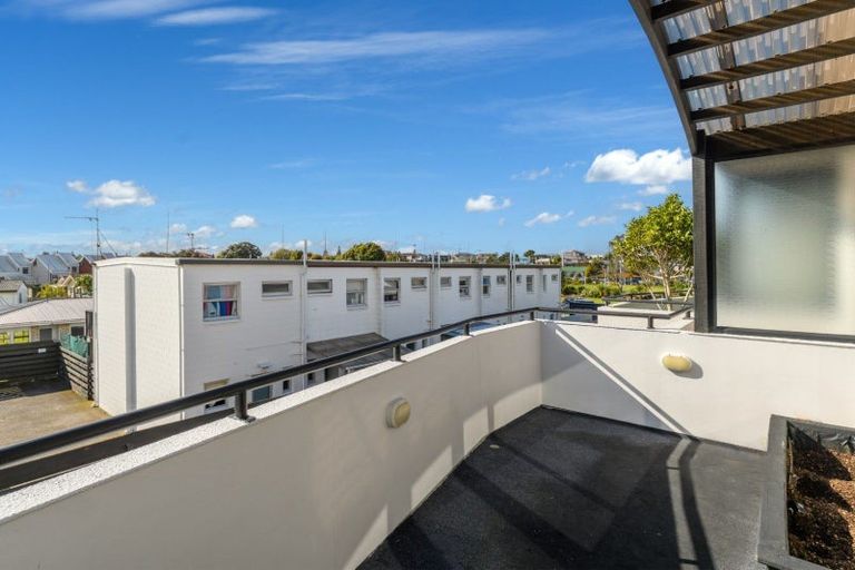 Photo of property in 22f Miro Street, Mount Maunganui, 3116