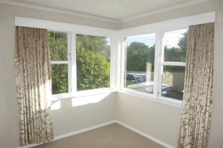 Photo of property in 124 Cambridge Terrace, Fairfield, Lower Hutt, 5011