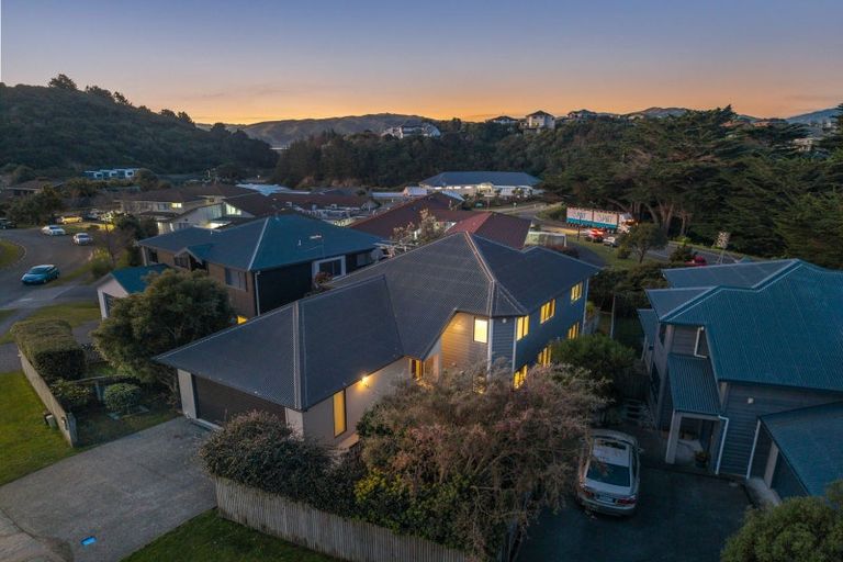 Photo of property in 2b Observatory Close, Whitby, Porirua, 5024