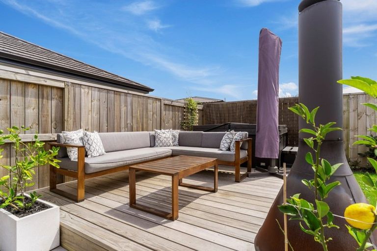 Photo of property in 14 Furlong Road, Papamoa, 3118