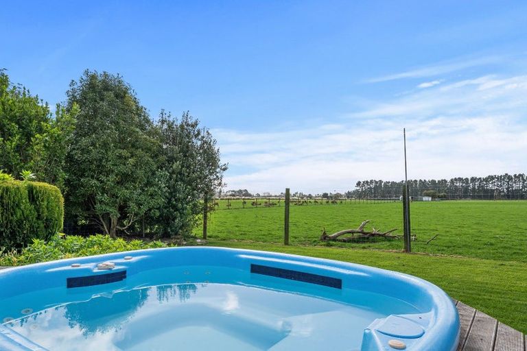 Photo of property in 35 North Manakau Road, Manakau, Levin, 5573