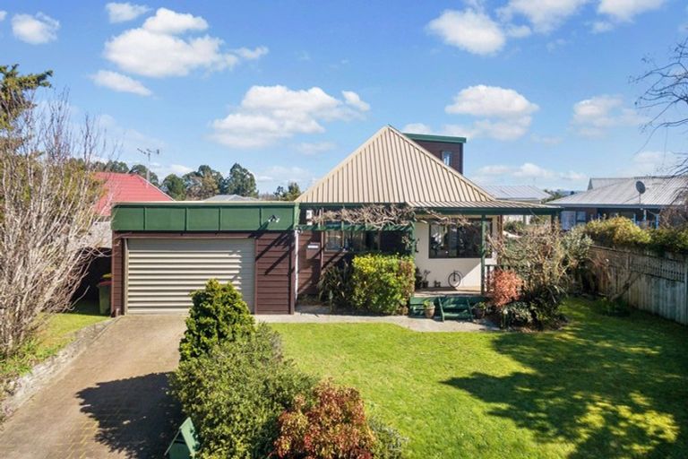 Photo of property in 44 Lansdowne Crescent, Glenview, Hamilton, 3206