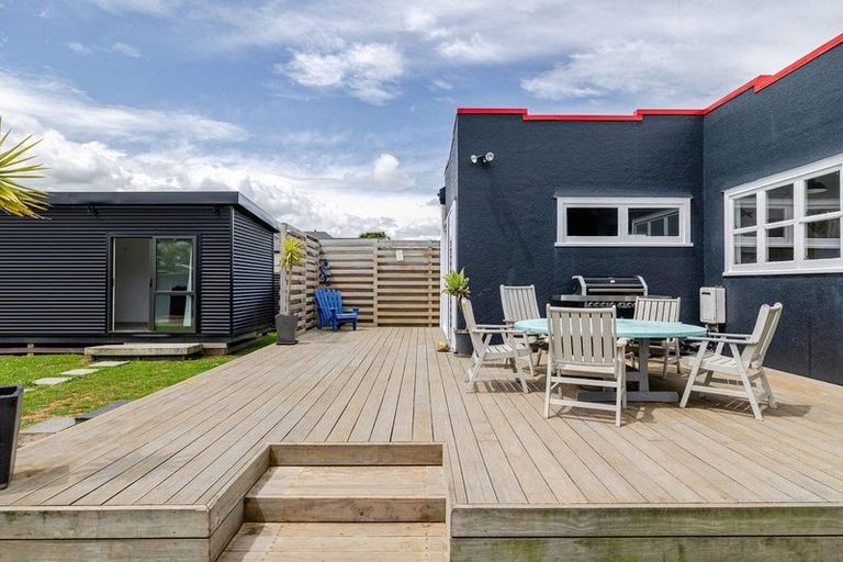 Photo of property in 12 Carthew Street, Feilding, 4702