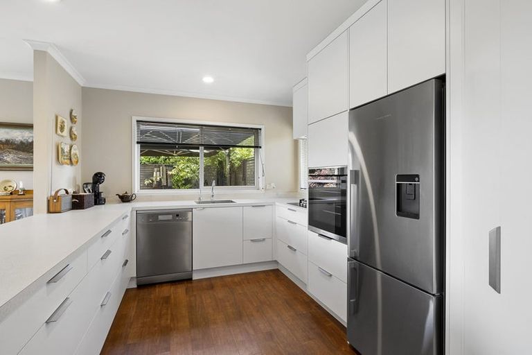 Photo of property in 9a Del Mar Place, Merrilands, New Plymouth, 4312
