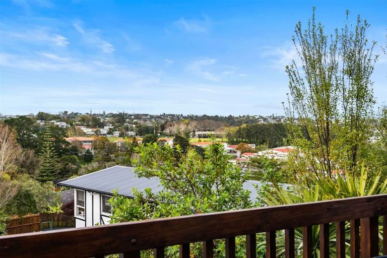 Photo of property in 2/26 Noeleen Street, Glenfield, Auckland, 0629