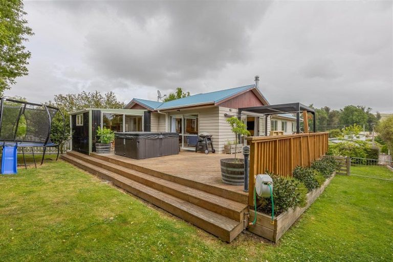 Photo of property in 21 Watts Street, Waipawa, 4210