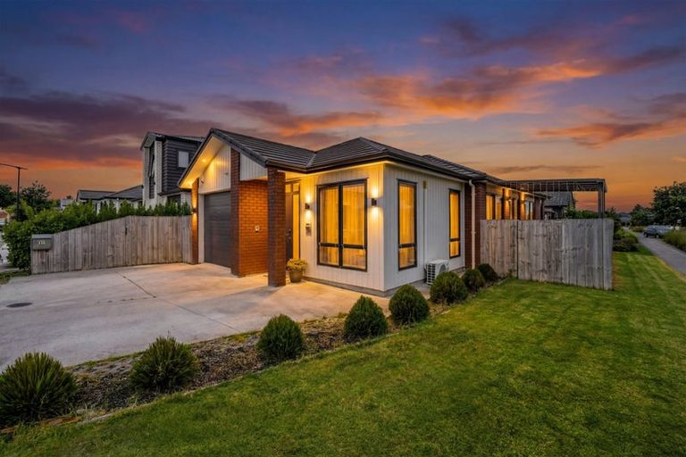 Photo of property in 12 Millfield Lane, Papakura, 2110