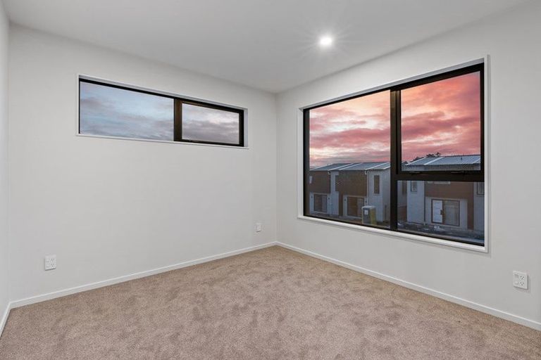 Photo of property in 196 Henwood Road, Westgate, 0814