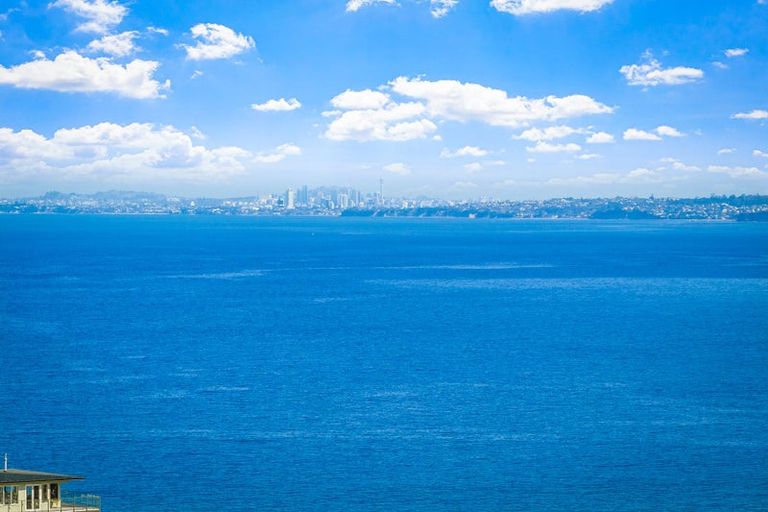 Photo of property in 79 Roberts Road, Matakatia, Whangaparaoa, 0930