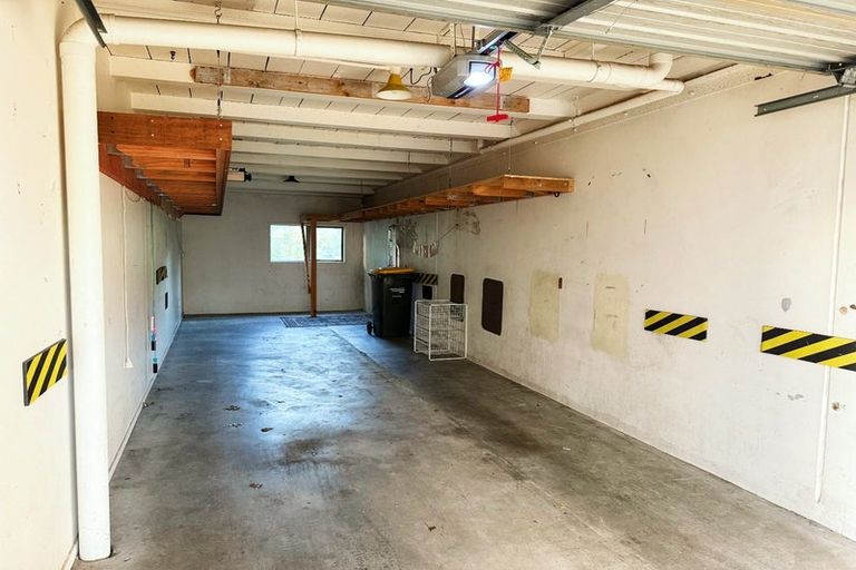 Photo of property in The Haven, 22/120 Beach Haven Road, Beach Haven, Auckland, 0626