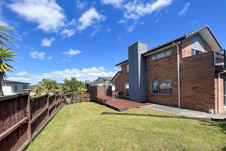Photo of property in 6 Springvale Drive, Fairview Heights, Auckland, 0632