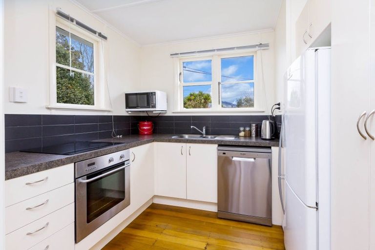 Photo of property in 6 Tui Grove, Elderslea, Upper Hutt, 5018