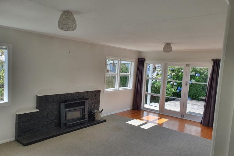 Photo of property in 11 Blenheim Place, Vogeltown, New Plymouth, 4310