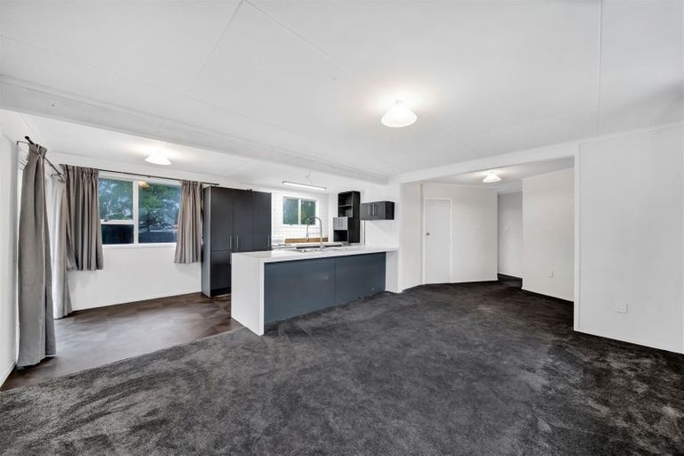 Photo of property in 16 Oleander Place, Bell Block, New Plymouth, 4312